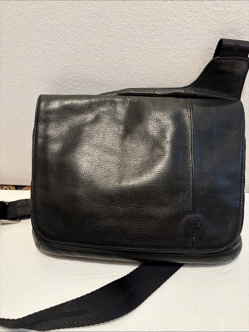Tumi Black Leather Messenger Bag for Men